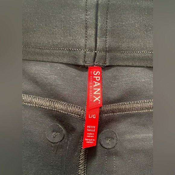 SPANX Women's Leather Like Ankle Skinny Pants - Womens Size Petite Large - Picture 9 of 9